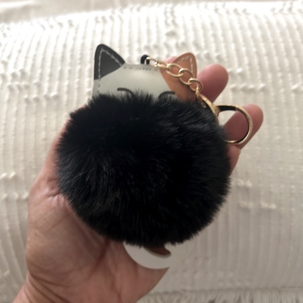 NEW Fluffy Calico Cat Keychain Handbag Accessory - Picture 3 of 4